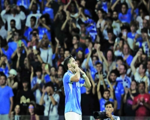 Kvaratskhelia inspires Napoli to 1st win of Conte era with 3-0 victory over Bologna